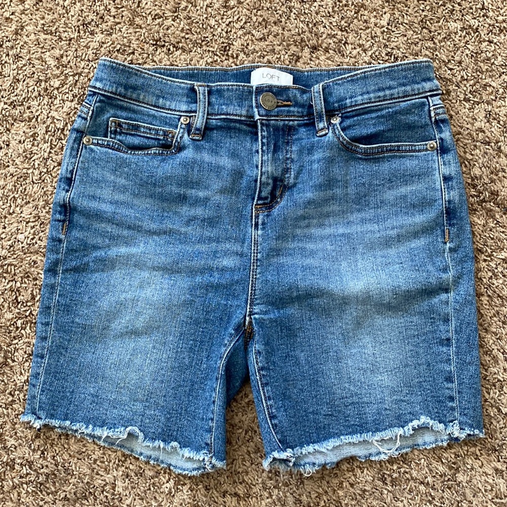 LOFT high rise short, size 4
